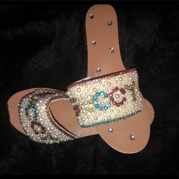 Authentic GUCCI LUPE GUCCY JEWELED LEATHER SLIDE - Picture 2 of 8